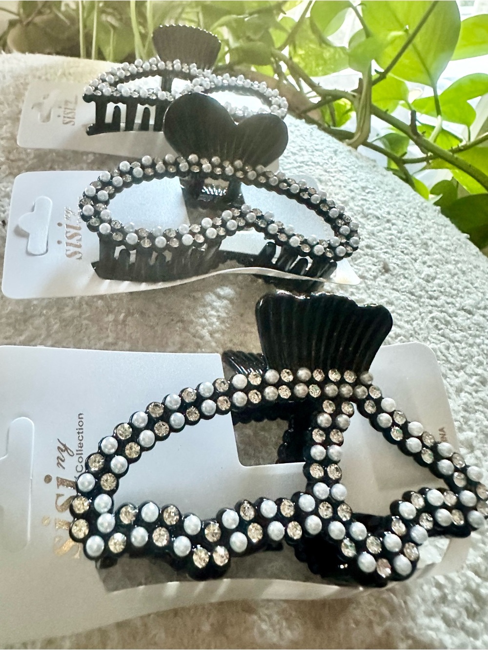 CRYSTAL & PEARL BUNDLE OF CLAW CLIP